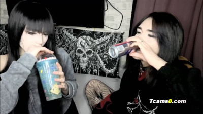 Emo girl sucks and jerks goth shemale dick hard