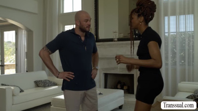 Visiting my boyfriend and lets him fuck my ass