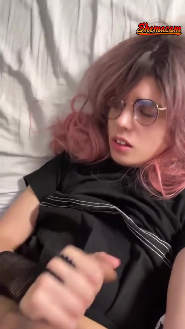 Watch Nerdy teen shemale jerking off Shemale Porn Videos | TranSexBig.