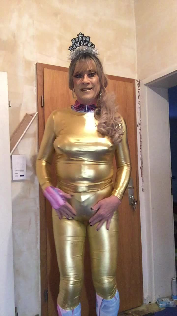 Watch Elke public in tight Leggings Shemale Porn Videos | TranSexBig.