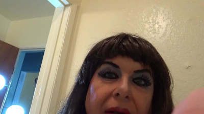 Michele Thompson Shower Close Up
