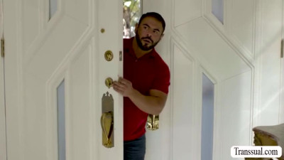chubby guy likes raw a butt a rich shemale neighbor