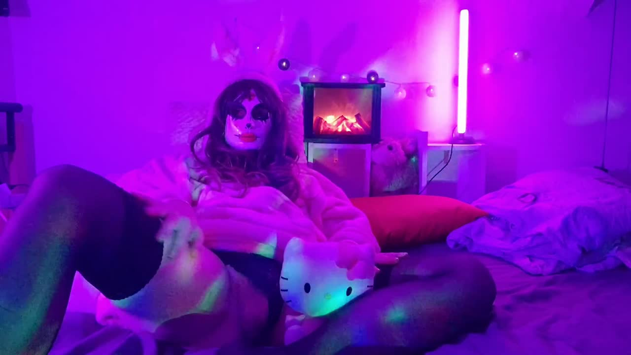 Watch I like to jerk off and often with a lot of sperm Shemale Porn Videos | TranSexBig.