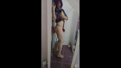 Cd Enjoys Shower with Big Dildo