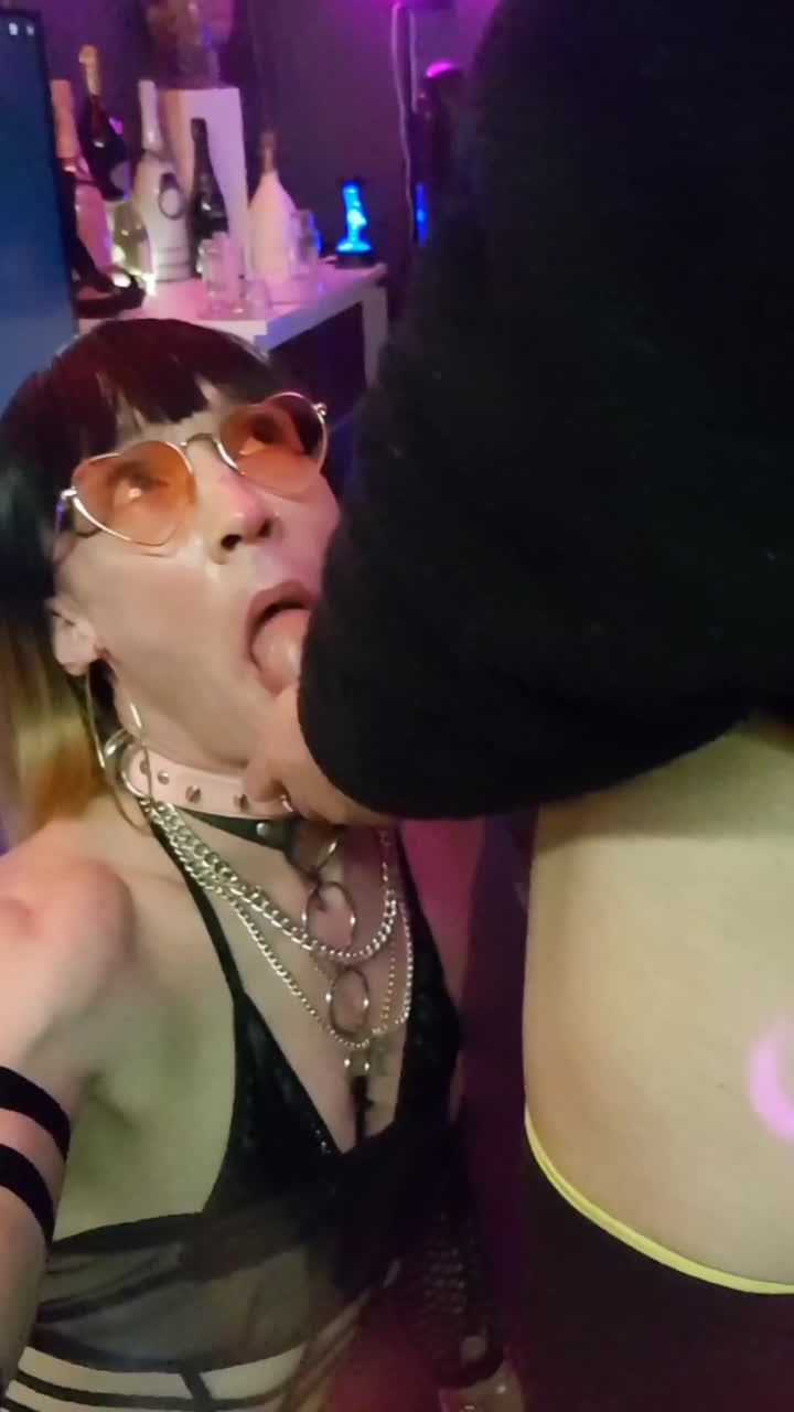 Watch 👑(makingoff1 Vue Moi) Facefucking Pour La St Valentin, Gorge Profonde Sur Gorge Profonde Sur Shemale Porn Videos | TranSexBig.