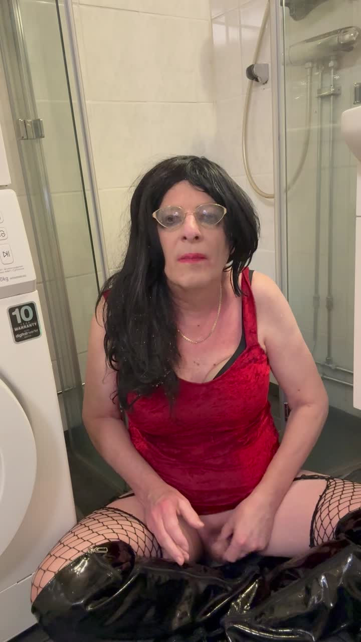 Watch Sissy pissing over her face and mouth Shemale Porn Videos | TranSexBig.