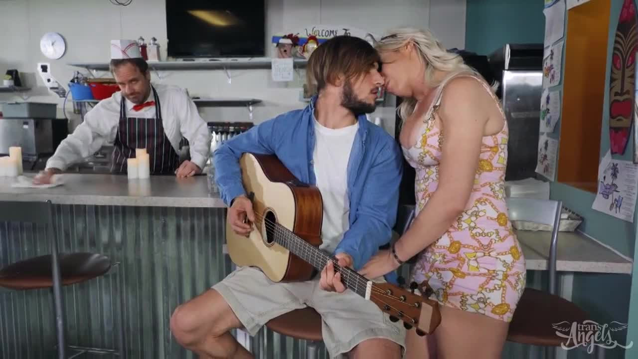 Watch Trans Experience Shemale Porn Videos | TranSexBig.