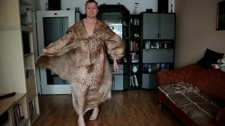 Watch My leopard print dress that I'm presenting. Oh, I forgot something. Shemale Porn Videos | TranSexBig.