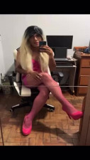 brazilian crossdresser fucked in pink