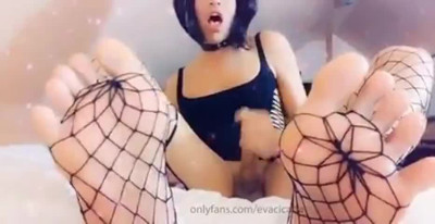 Cum On My Cute Sissy Toes