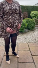 Sissy Crossdresser Sonia Garden Wank