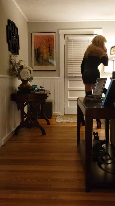 Watch posing Shemale Porn Videos | TranSexBig.