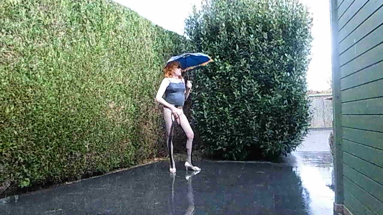 Watch KIANA IN THE RAIN Shemale Porn Videos | TranSexBig.