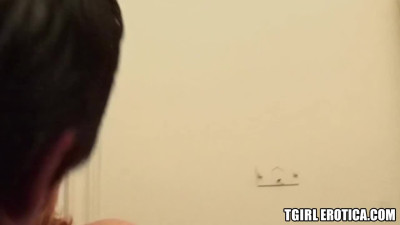 Seductive body shemale pounds her lover in the kitchen