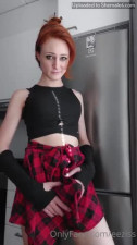 Elle Rain (eeziss) solo