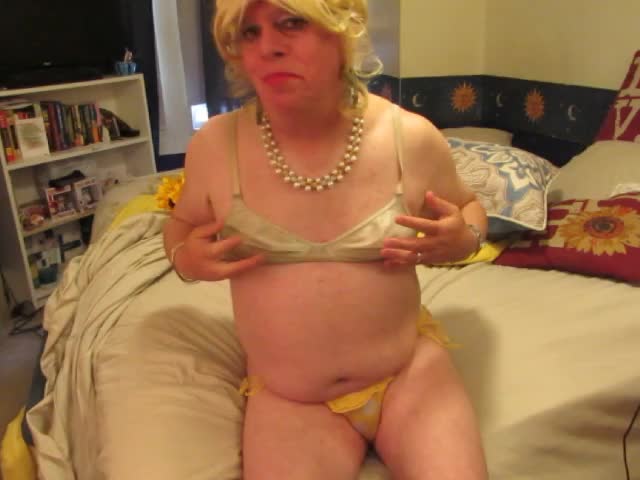 Watch Sissy Husband Cravin the Cock! Shemale Porn Videos | TranSexBig.