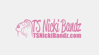 Sexy shemale Nicki Bandz big ass cam show