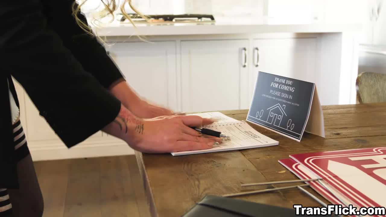 Watch Sexy TS Gracie Jane having fun with homebuyer Summer Col Shemale Porn Videos | TranSexBig.