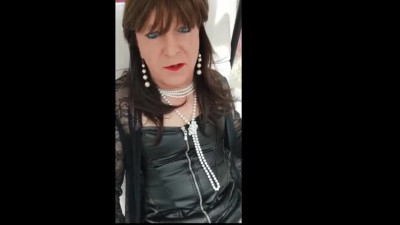 candice jacks off in vinyle with high high shoes