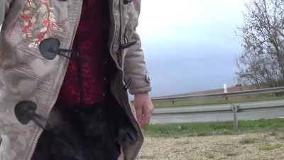 shemale travesti sounding log outdoor road 7a