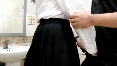 taiwanese crossdresser fuck in public toilet and get a creampie