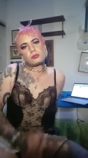 Lady Magenta jerking off