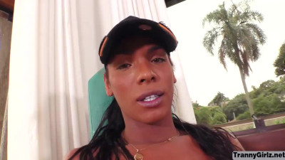 Transsensual Anny Kelly performs a solo masturbation show