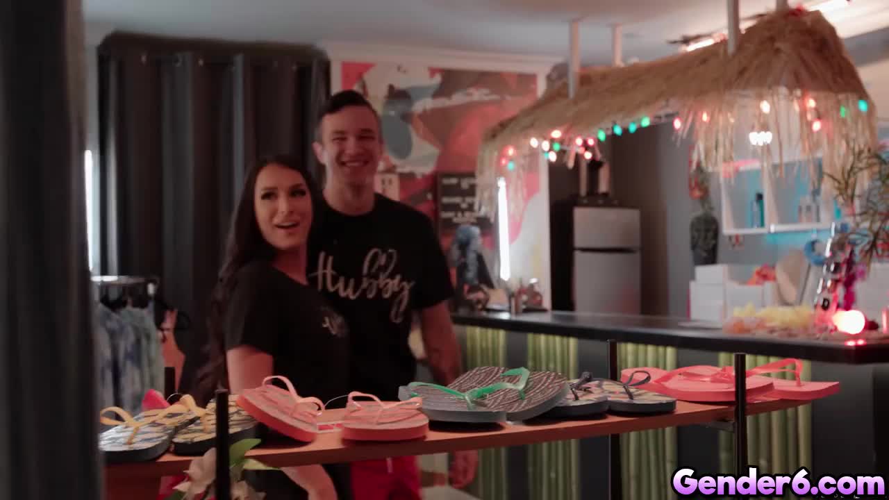 Watch Jayden and Roman take turns fucking Khloe's mouth and ass Shemale Porn Videos | TranSexBig.