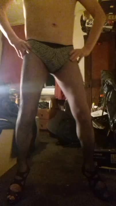 Watch Hollyemidscd in sexy black fishnet pantyhose and slutty 4 inch stilettos, plays with herself Shemale Porn Videos | TranSexBig.