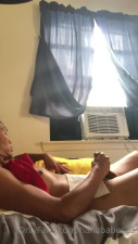 Lyka Filipina cums on her tummy