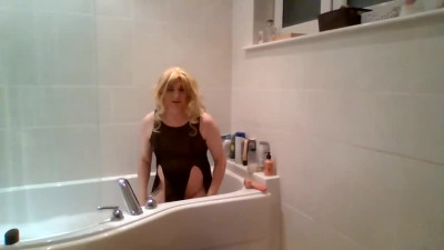 Black lacy gown in the bath