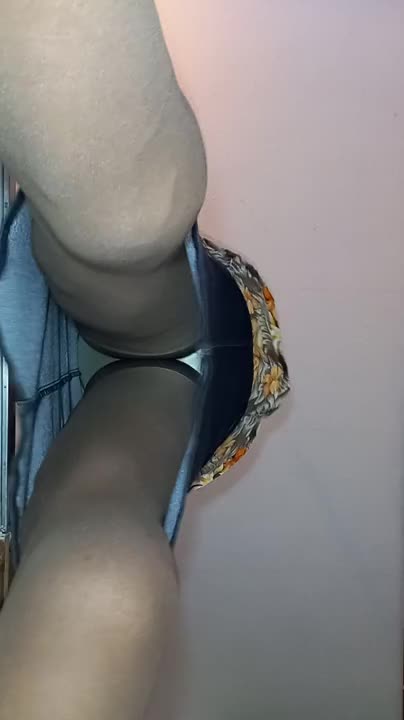 Watch BlueGirl70 Plain Stockings Upskirt Shemale Porn Videos | TranSexBig.