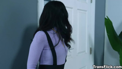 Jane Wilde always encounters some of the employees fucking