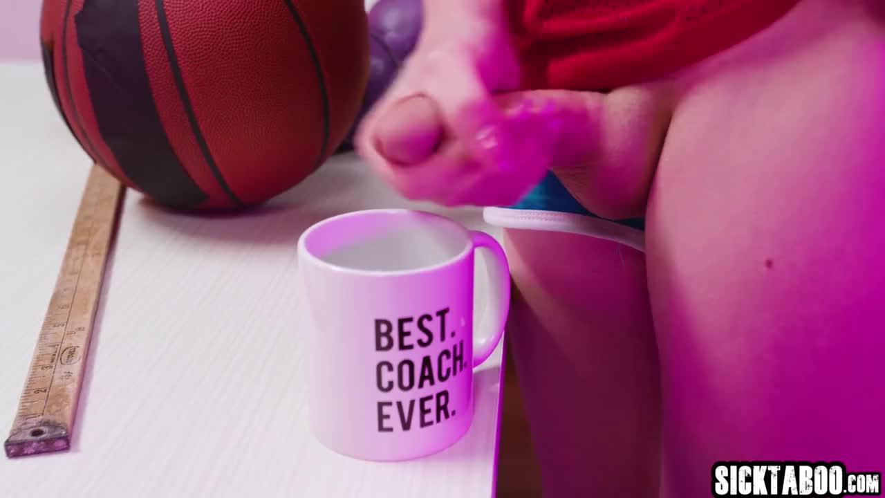 Watch Big cock teen shemales Khloe Kay and tranny Izzy Wilde mouth fucked coach Shemale Porn Videos | TranSexBig.