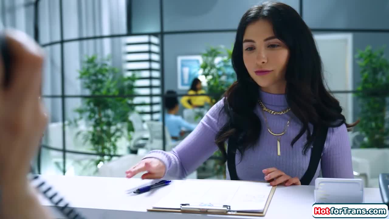 Watch Intern sucks and fucked by big tits shemale boss Jade Venus Shemale Porn Videos | TranSexBig.