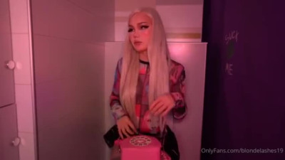 Blondelashes19