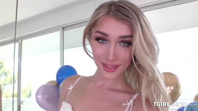 Ready for a transgender that will blow your mind? Meet Luna Love and her hot ass